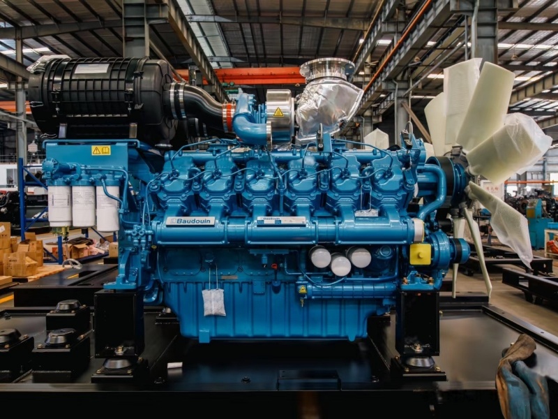  new and original Baudouin 6M33G6D3/5 diesel engine 575KW 1300R/min