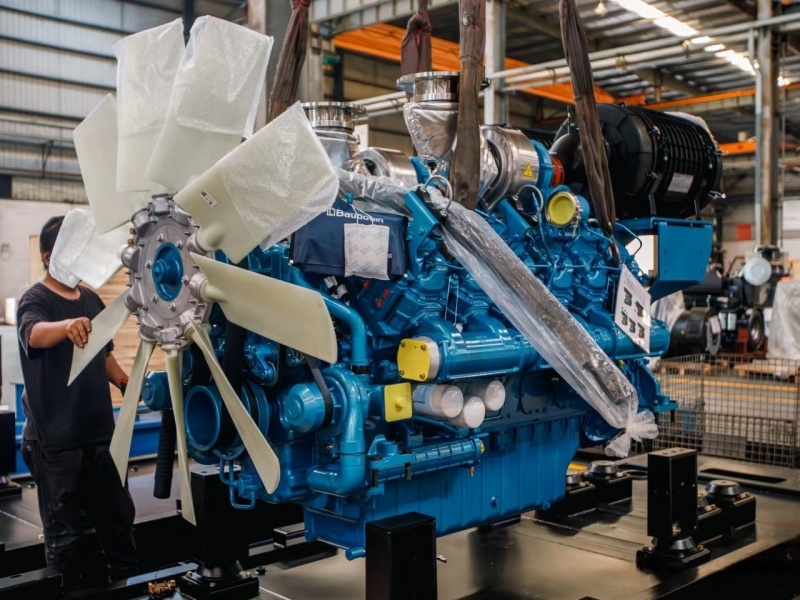  new and original Baudouin 6M33G6D3/5 diesel engine 575KW 1300R/min